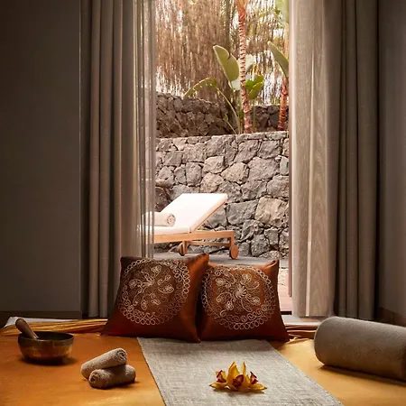 Tivoli La Caleta Hotel 5*