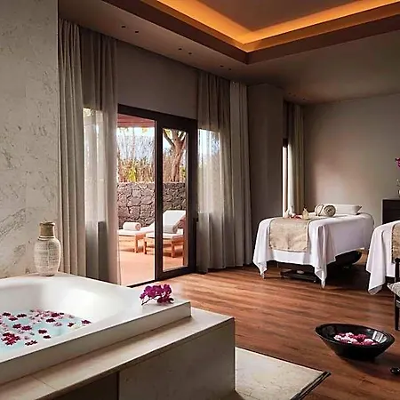 Hotel Tivoli La Caleta