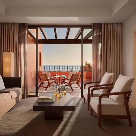 Tivoli La Caleta 阿德耶