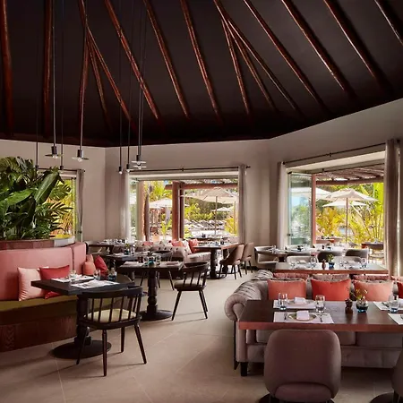 Tivoli La Caleta 阿德耶