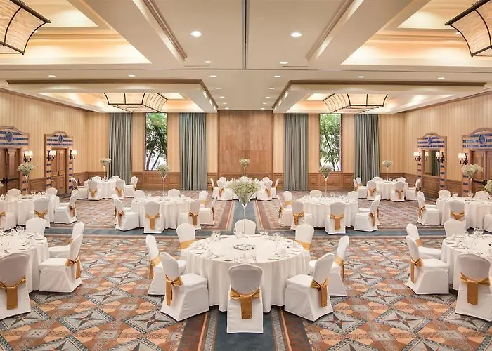 Отель Tivoli La Caleta 5*