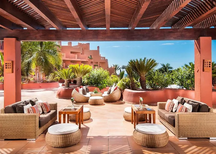Отель Tivoli La Caleta