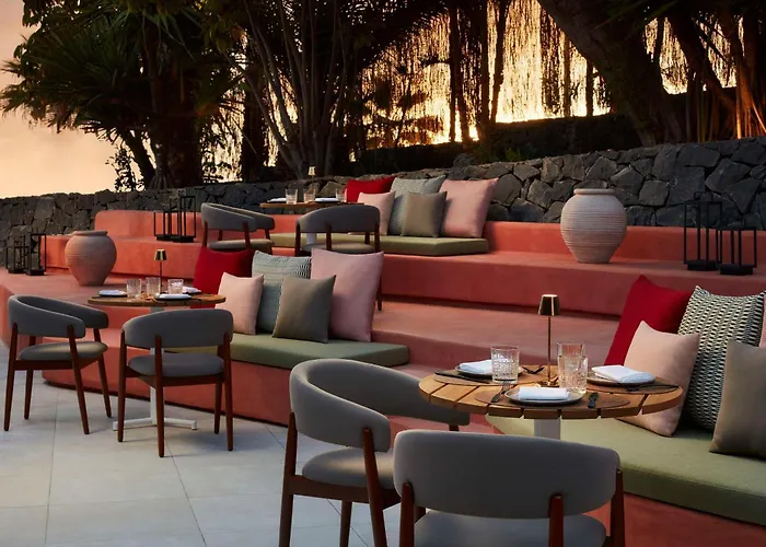 Отель Tivoli La Caleta 5*